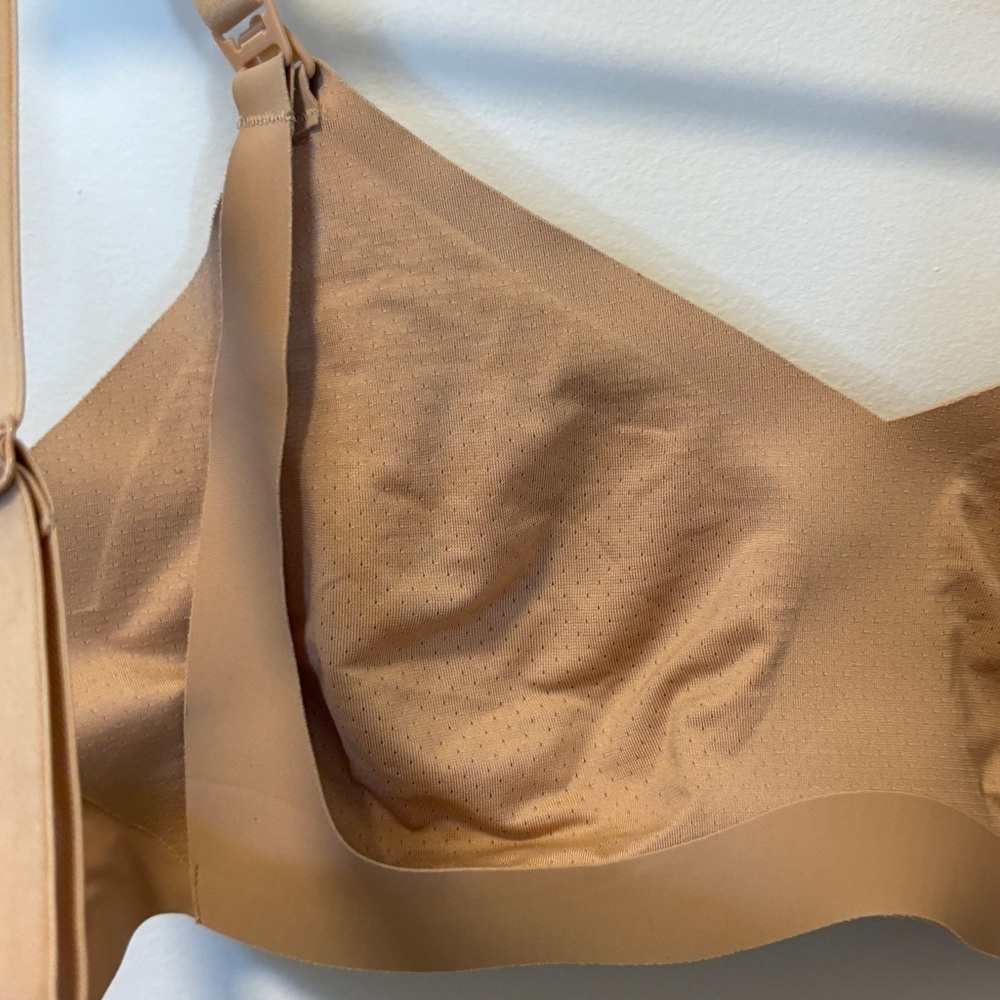 Knix Nursing Bra Nude Comfy Wireless No padding
No size tag ?small - Picture 8 of 11